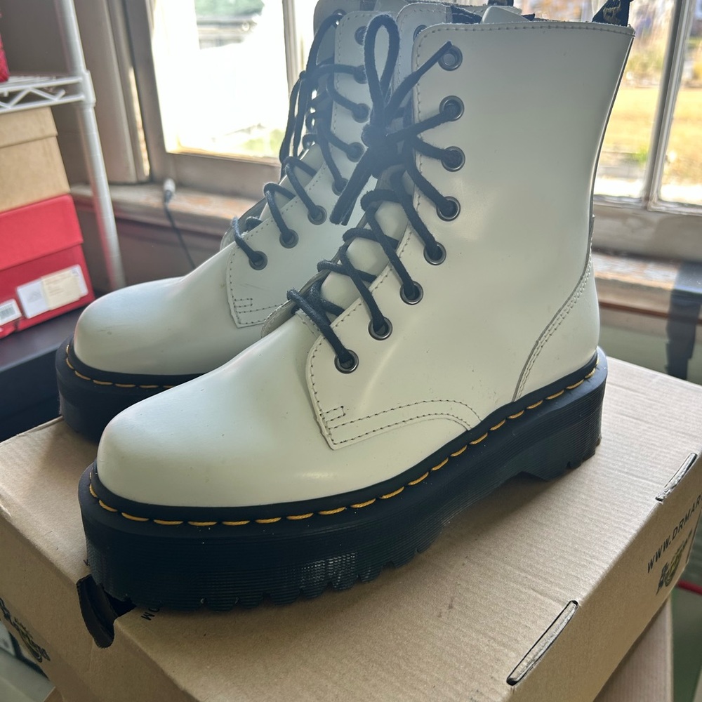 Dr Martin Jadon platform White Lace-Up Boots